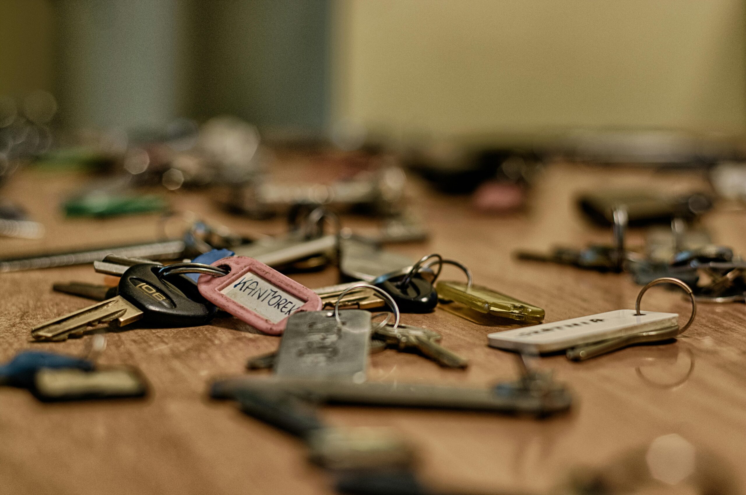 house keys on table representing closing on a home purchase in Oklahoma